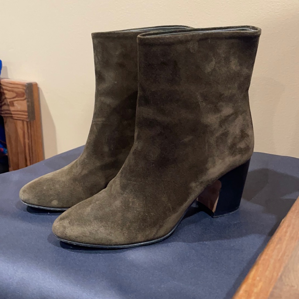 Vince Dryden Dark Willow Green Suede Booties Size 7
